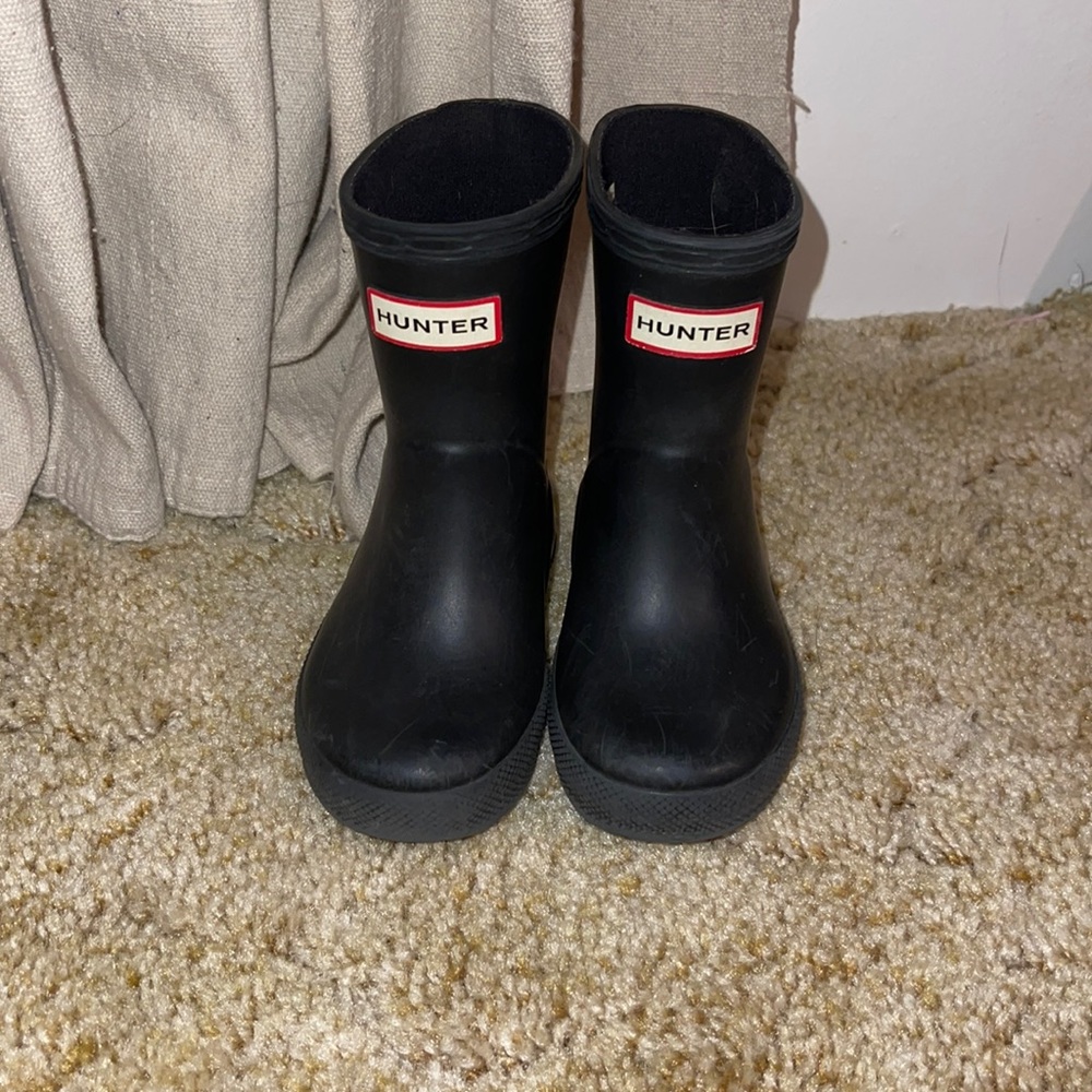 Kids Hunter Boots Matte Black UK 4, US 5.
